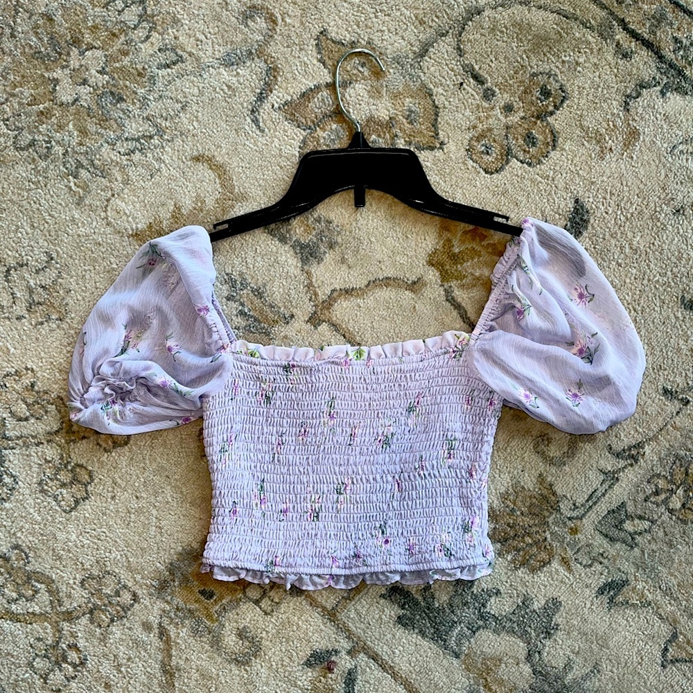 Cute purple floral crop top!